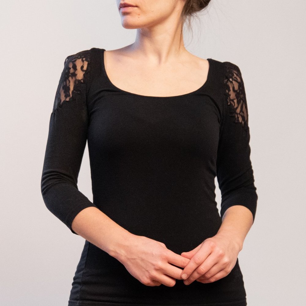 Black lace quarter sleeve shirt